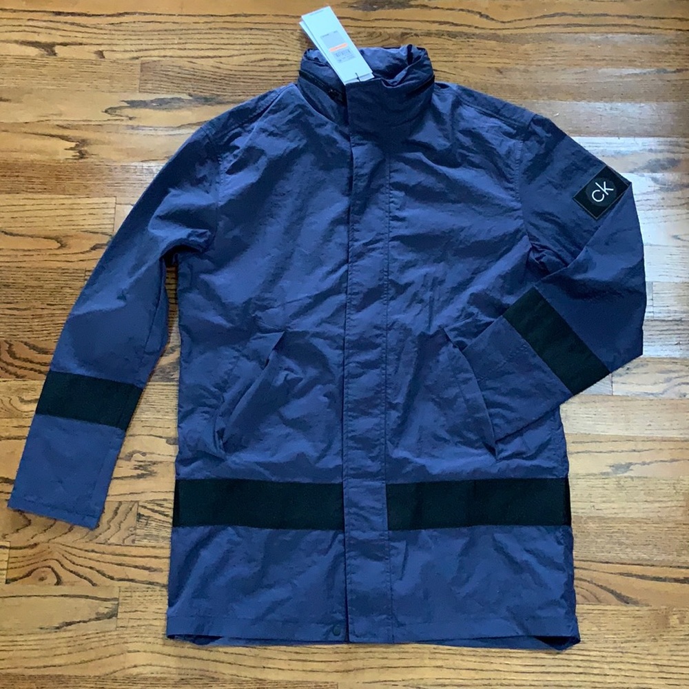 Calvin Klein lightweight raincoat jacket Men’s size small
